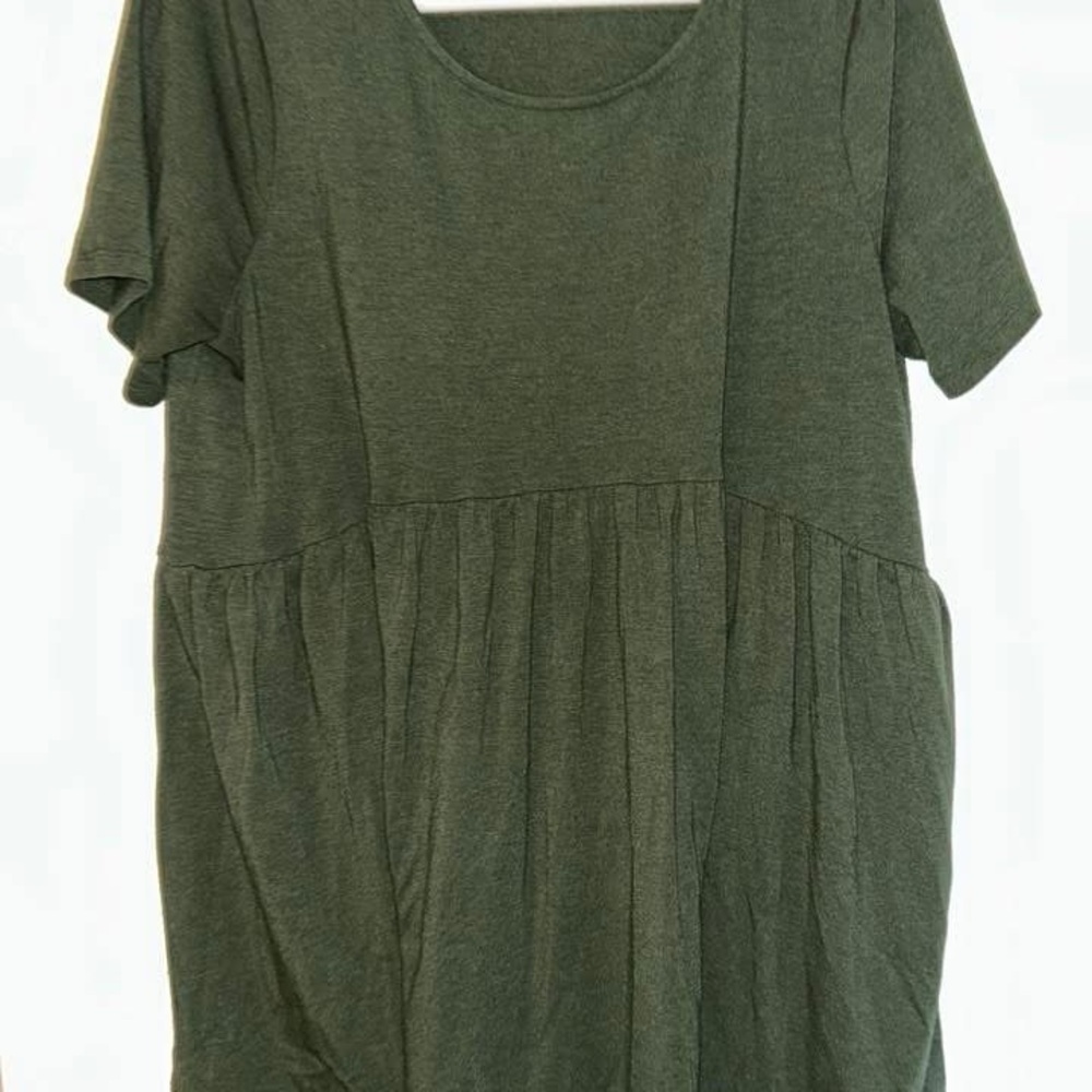 Zenana Outfitters Green Boxy Short Sleeve T-Shirt